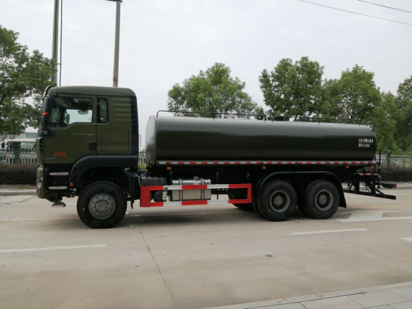 重汽豪沃400馬力-六驅綠化噴灑車