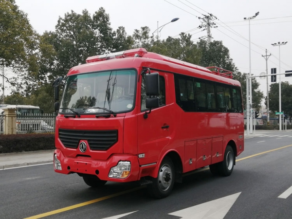 東風四驅17座越野客車