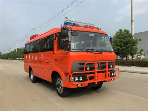 東風牌四驅越野客車