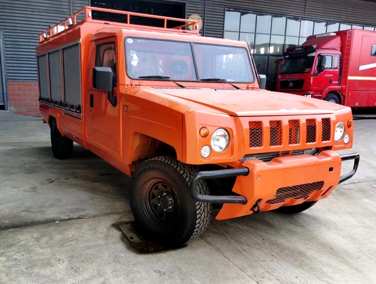 2方吉普越野供水車