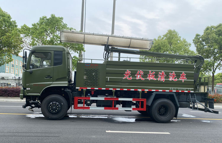 東風四驅越野—太陽能光伏板清洗車