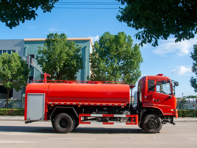 國六-四驅(qū)消防灑水車