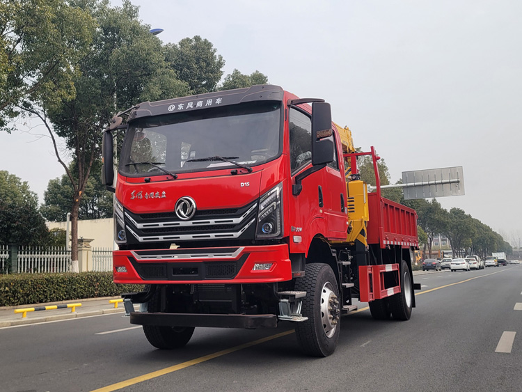 東風四驅雙排隨車起重運輸車 匠心品質
